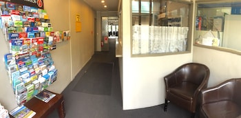 the racecourse hotel and motorlodge