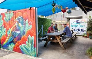 pacific coast lodge and backpackers