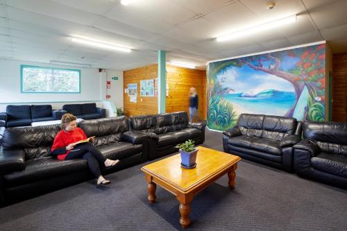 pacific coast lodge and backpackers