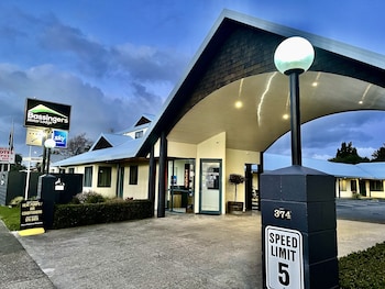 Bassingers Motor Lodge,Levin>>Horowhenua,4 star