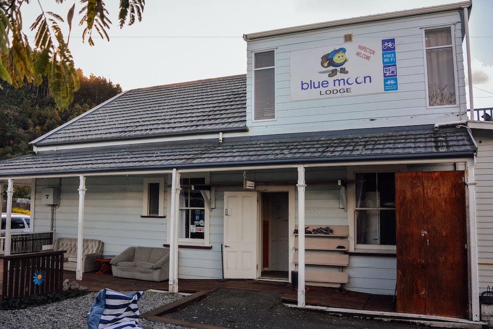 bluemoon lodge hostel