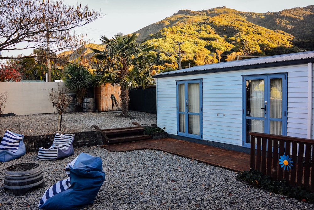bluemoon lodge hostel