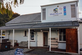 bluemoon lodge hostel