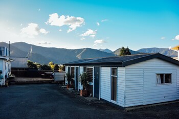 bluemoon lodge hostel