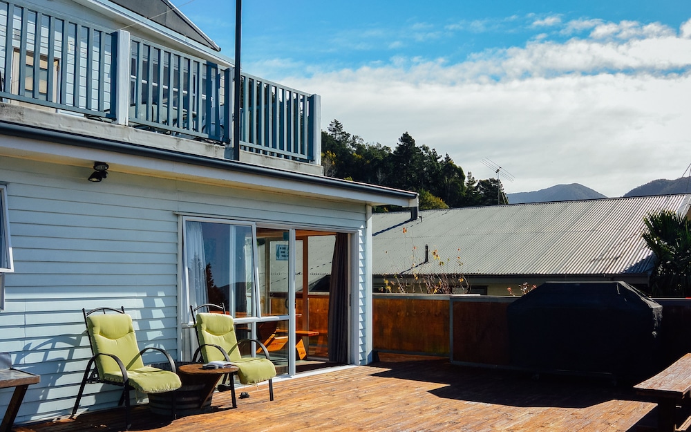 bluemoon lodge hostel