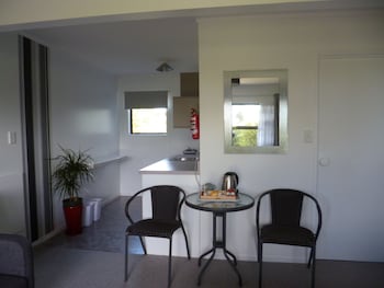 opua boutique seaview motel