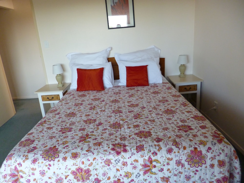 opua boutique seaview motel