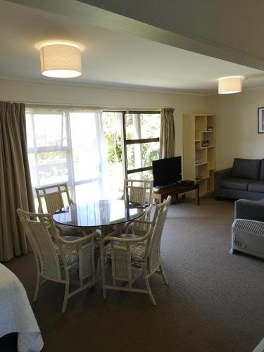 opua boutique seaview motel