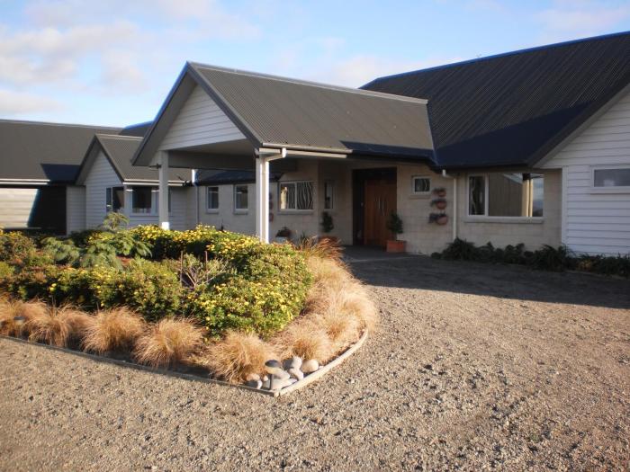 ribbonwood country house