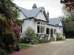 the white elephant accommodation hostel