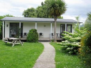 the white elephant accommodation hostel