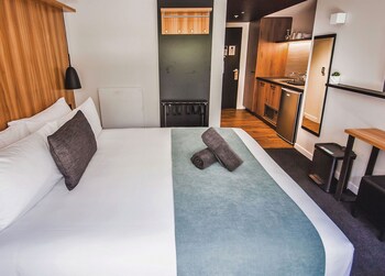 no 9 hotel