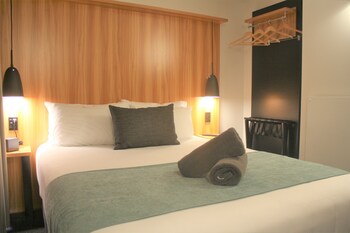 no 9 hotel