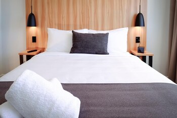 no 9 hotel