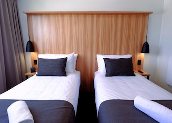 no 9 hotel
