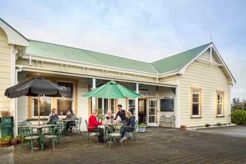 karamea village hotel