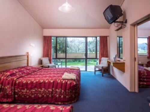 karamea village hotel