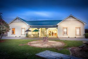 karamea village hotel