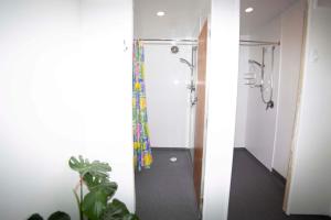 surat bay lodge and backpackers hostel