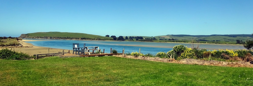 surat bay lodge and backpackers hostel