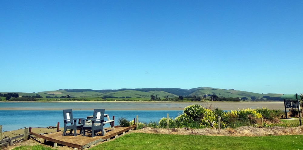 surat bay lodge and backpackers hostel