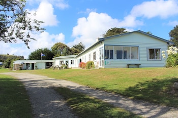 surat bay lodge and backpackers hostel