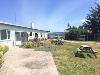 surat bay lodge and backpackers hostel