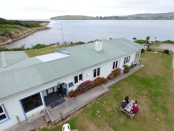 surat bay lodge and backpackers hostel