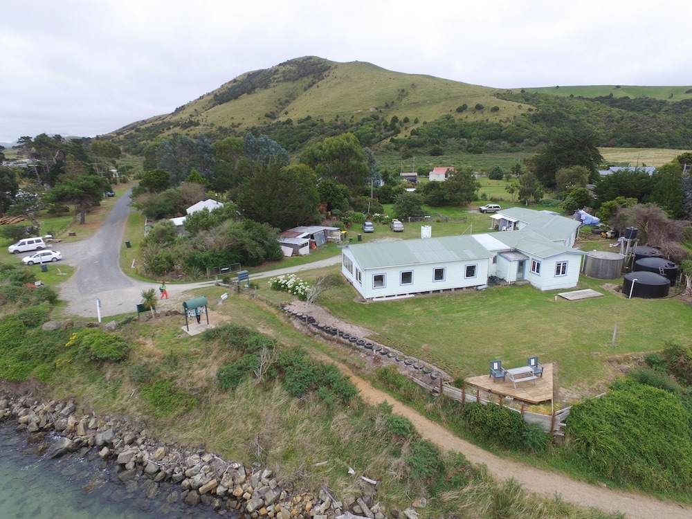 surat bay lodge and backpackers hostel