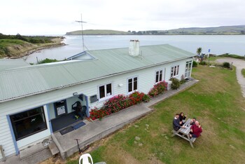 surat bay lodge and backpackers hostel