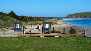 surat bay lodge and backpackers hostel