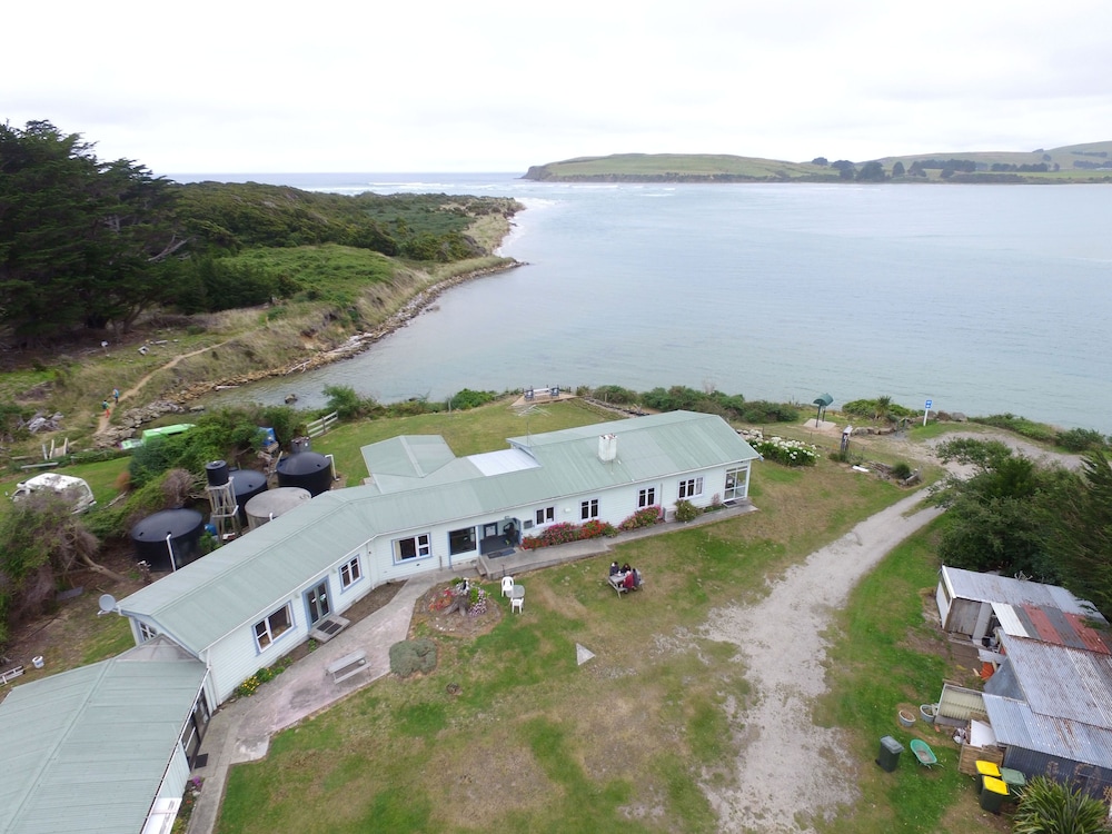 surat bay lodge and backpackers hostel