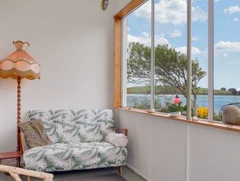 Surat Bay Lodge & Backpackers Hostel,New Haven>>Clutha,3 star