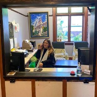 manor house backpackers