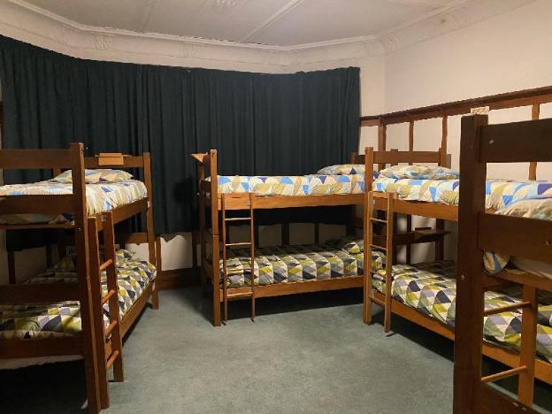 manor house backpackers