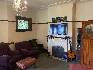 Manor House Backpackers,Waldronville>>Dunedin,2 star