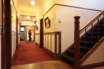 manor house backpackers