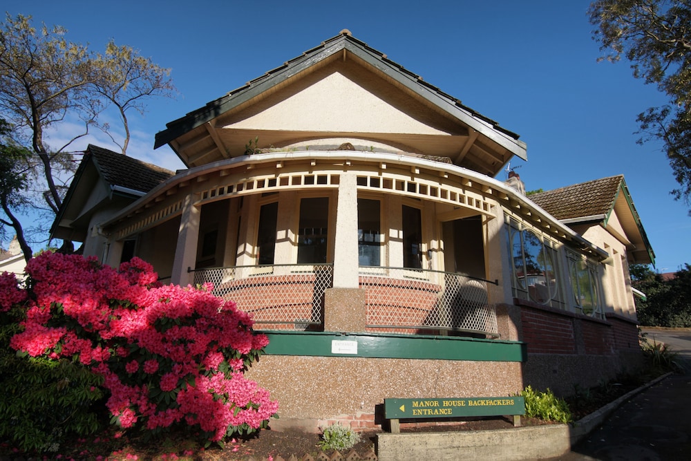 manor house backpackers