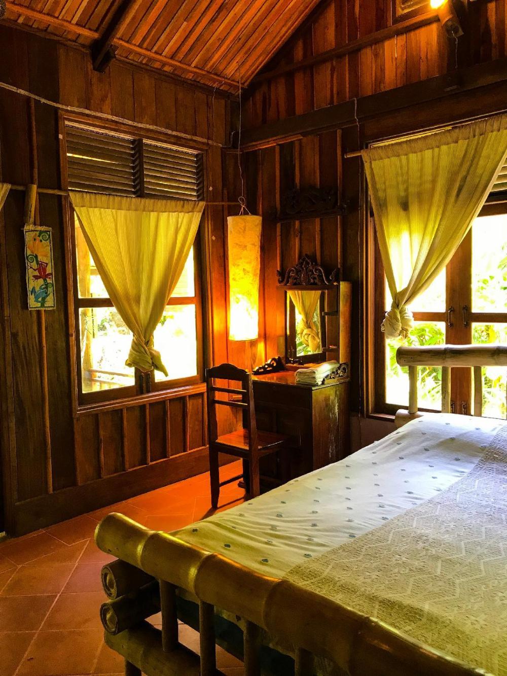 vanvisa at the falls