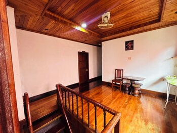 silikhane guesthouse
