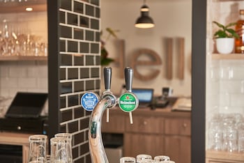 holiday inn express amsterdam city hall an ihg hotel