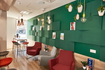 holiday inn express amsterdam city hall an ihg hotel