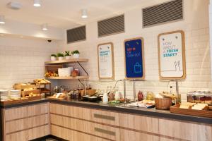 holiday inn express amsterdam city hall an ihg hotel