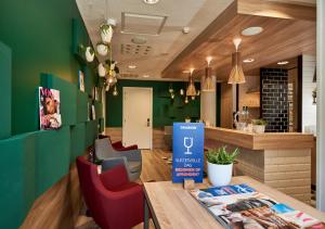 holiday inn express amsterdam city hall an ihg hotel