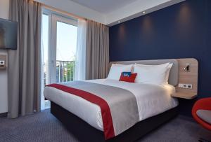 holiday inn express amsterdam city hall an ihg hotel