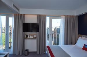 holiday inn express amsterdam city hall an ihg hotel