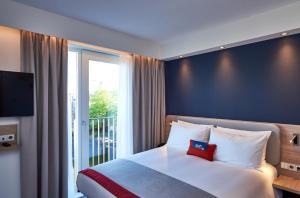 holiday inn express amsterdam city hall an ihg hotel