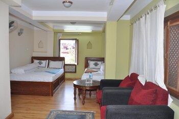 sunny guest house and cafe