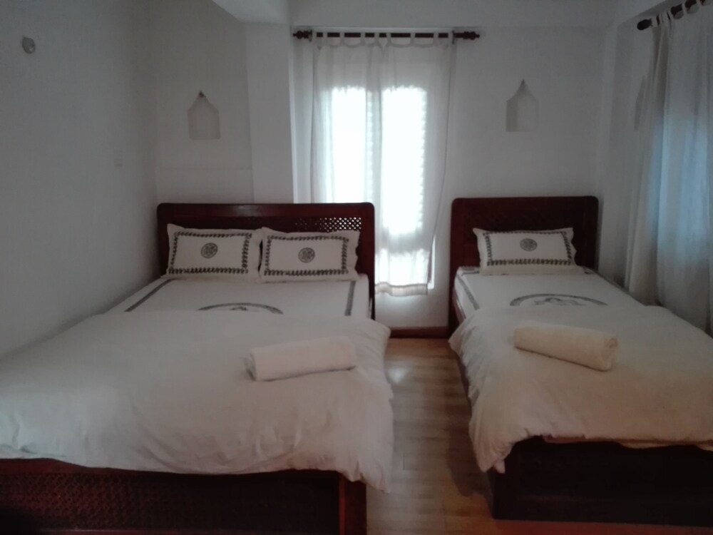 sunny guest house and cafe