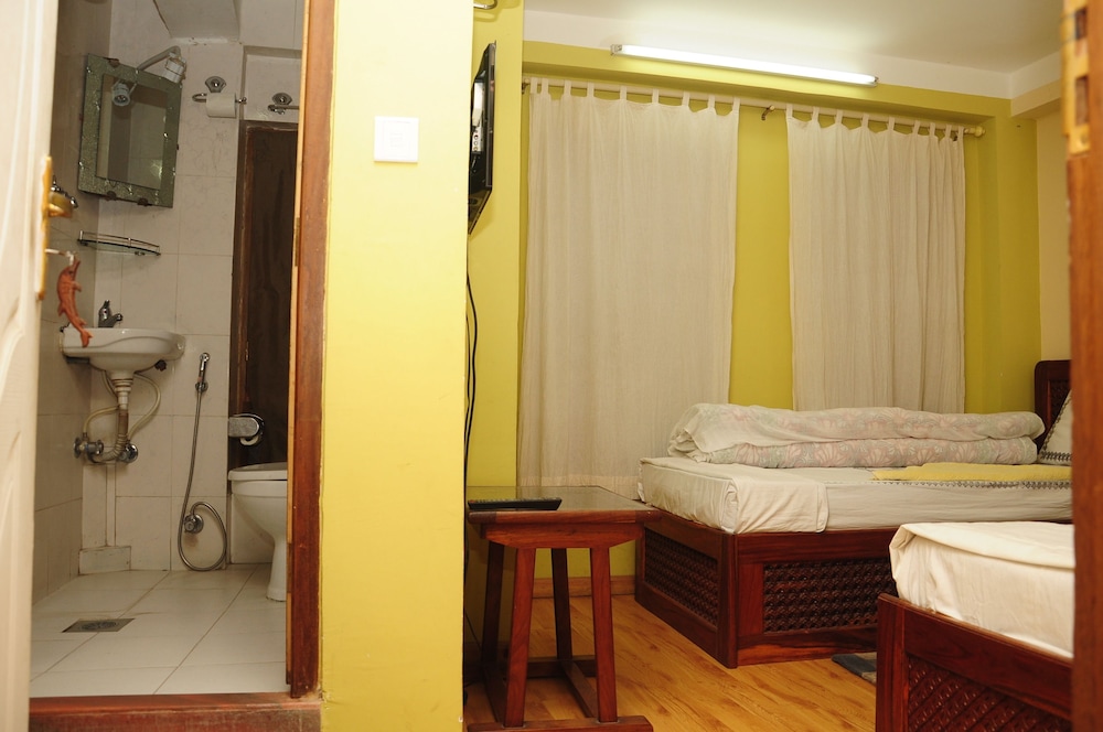 sunny guest house and cafe